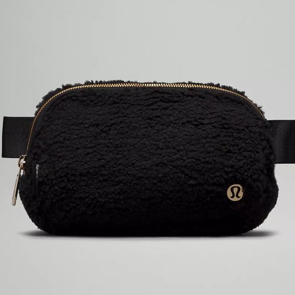 1L Everywhere Belt Bag Fleece - Picture 1 of 6